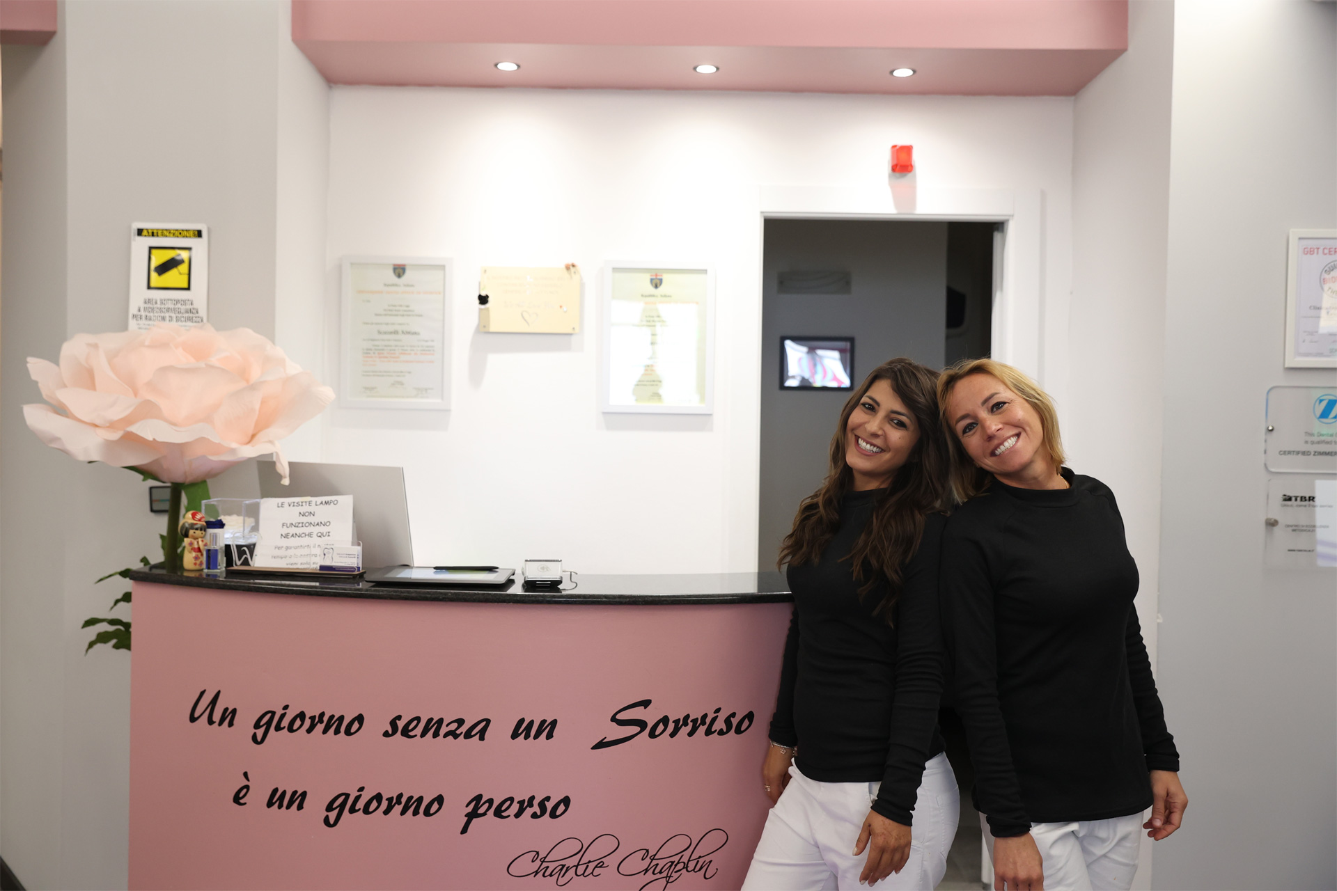 Chi Siamo Background